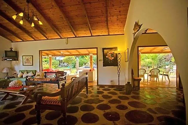 Отель Cote Sud Self Catering