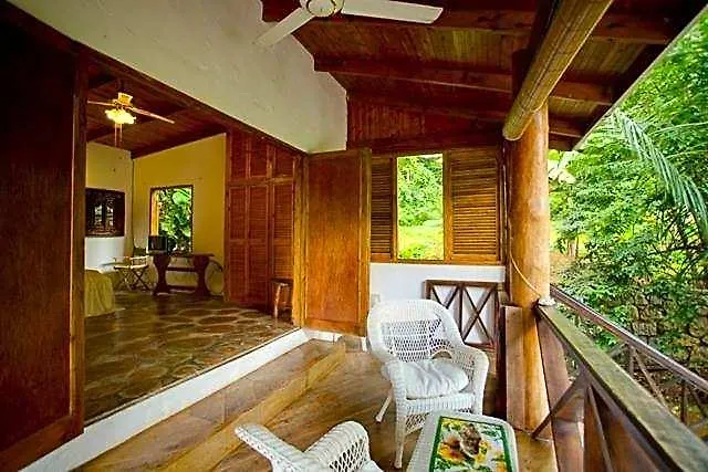 Отель Cote Sud Self Catering