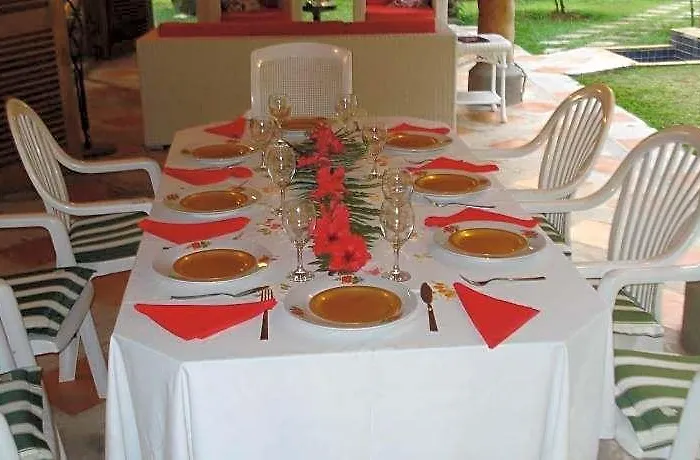 Cote Sud Self Catering Отель 2*