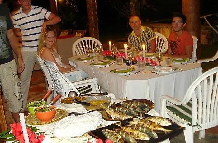Cote Sud Self Catering Отель